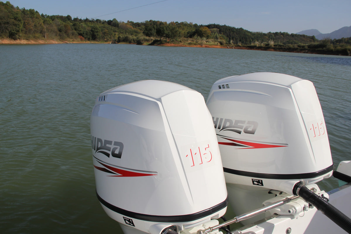 Hidea HDEF 115 EFI Außenbordmotoren als Doppelmotorisierung am Boot