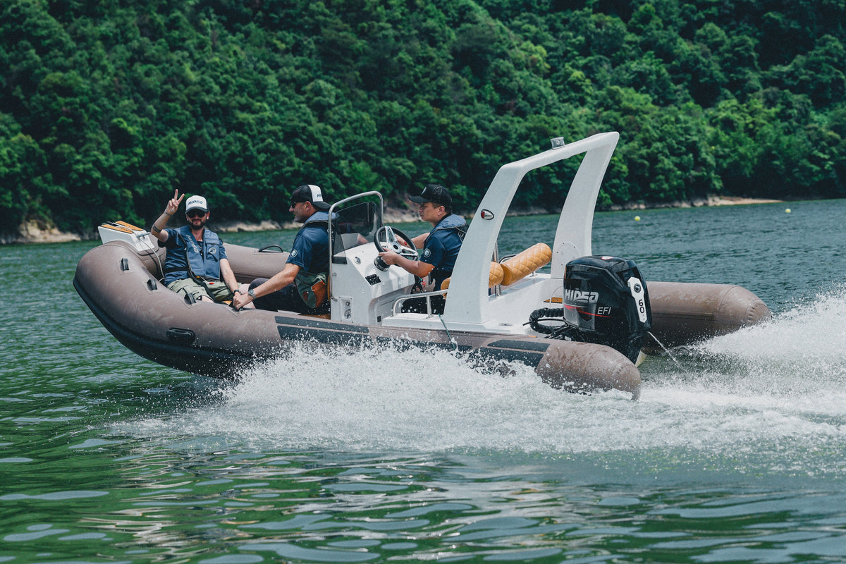 Hidea HDEF 60 EFI Außenbordmotor am RIB unter Last