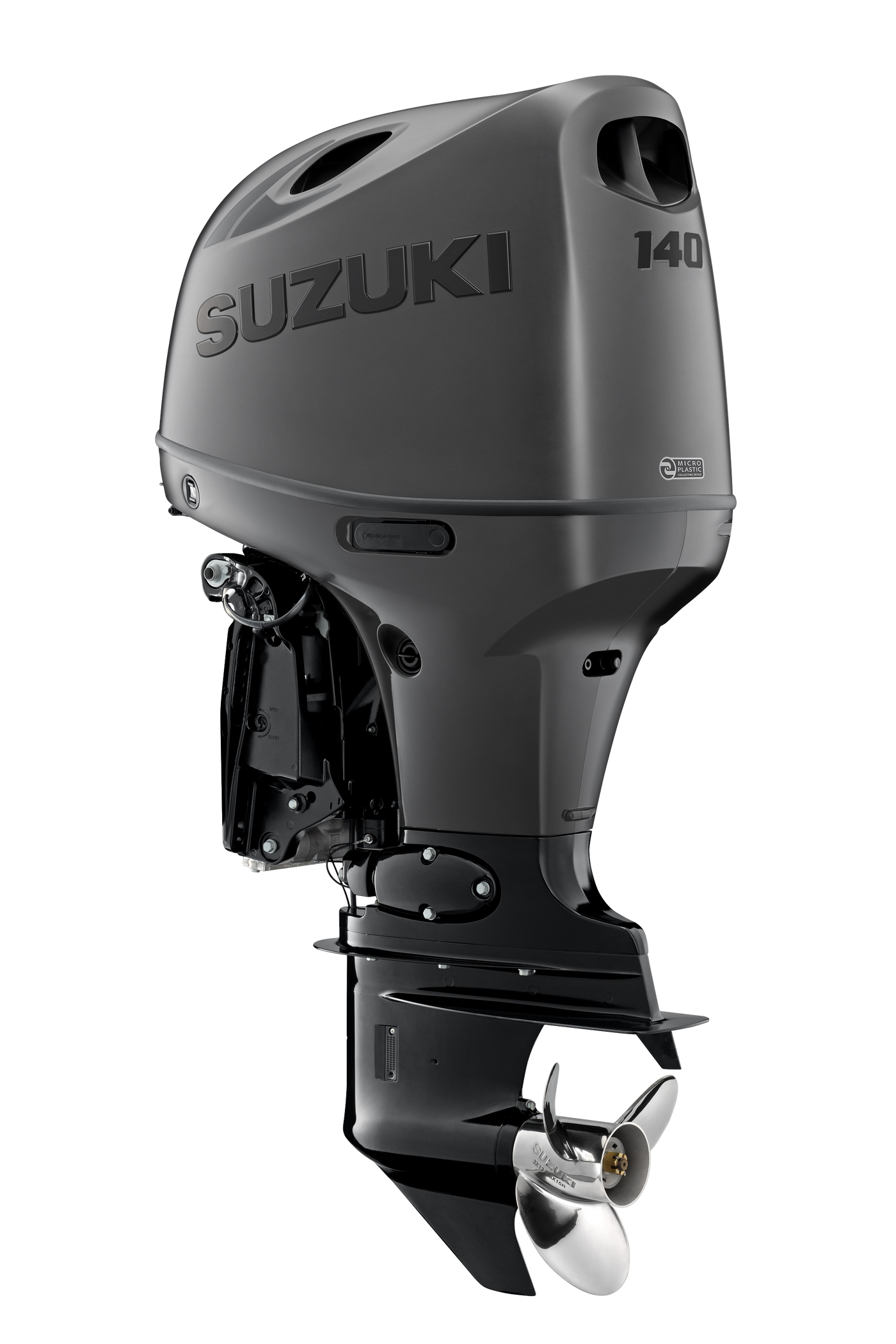 Suzuki DF140BT 140 PS Außenbordmotor Stealth Line, Diagonalansicht, schwarz matt