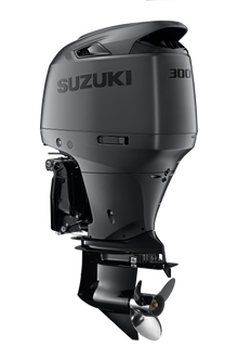 Suzuki DF300AP 300 PS Außenbordmotor Stealth Line, Diagonalansicht, schwarz matt