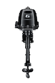 Suzuki DF6A 6 PS Außenbordmotor mit Pinne, Rückansicht, schwarz